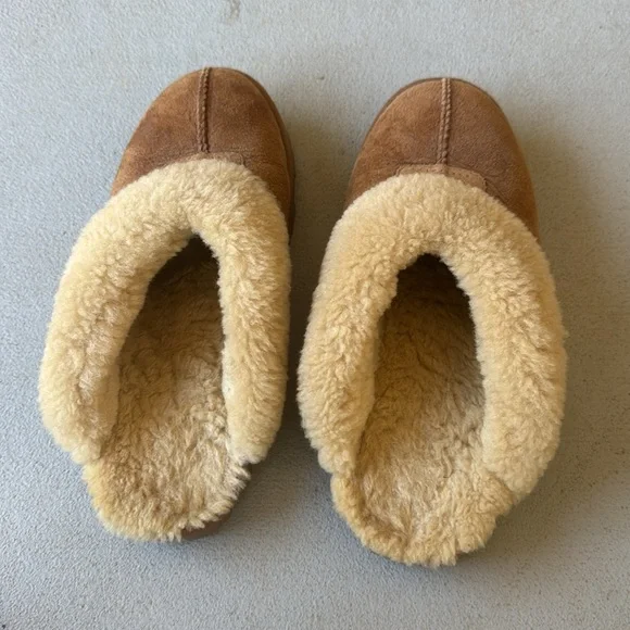 UGG Brown and Cream Sheepskin Slip On Women’s 9 - Picture 2 of 3